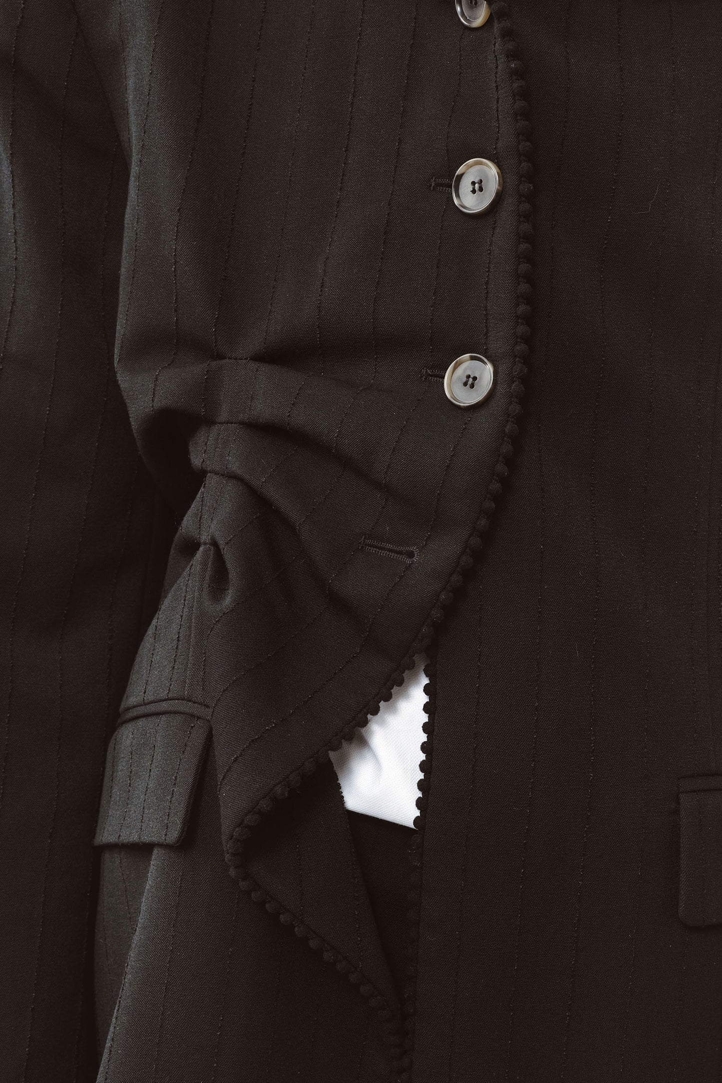 AVAVAV Pleated Pinstripe Blazer Black